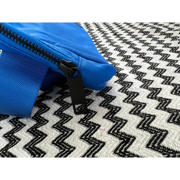 NWT Wild Bluebell lululemon Everywhere Belt Bag EBB (1L) - Picture 4 of 16